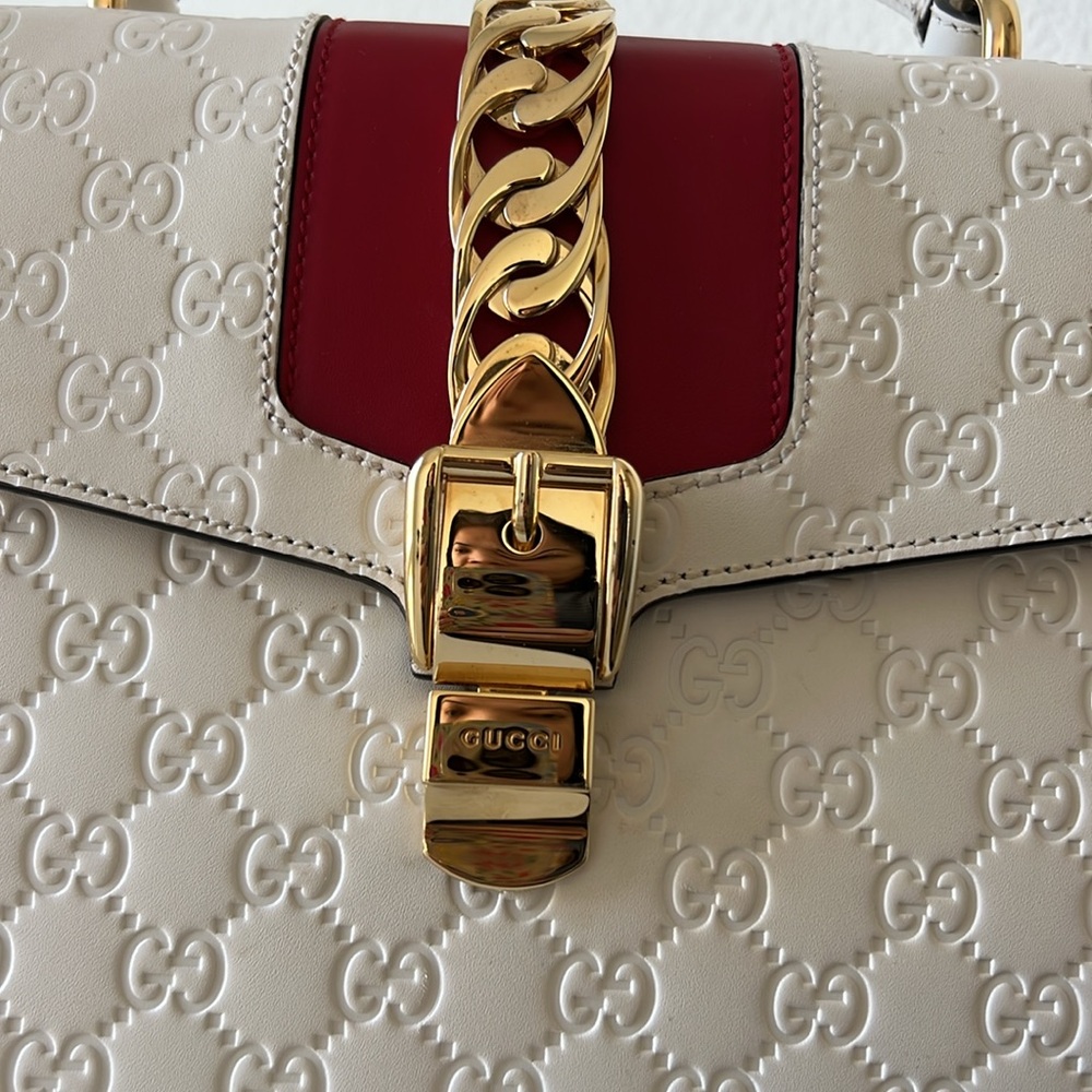 Gucci MM White and Red Leather Handbag - Picture 12 of 16